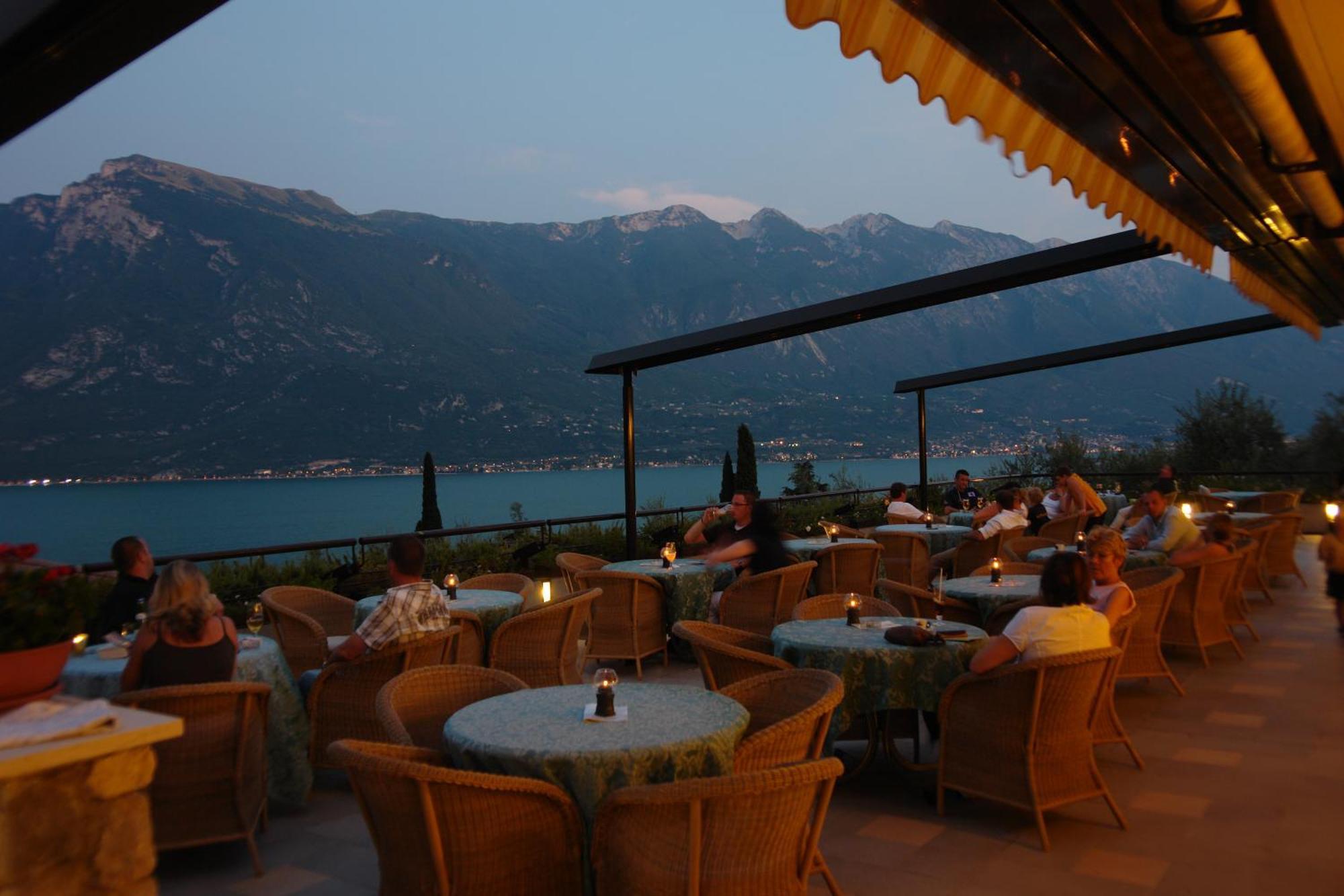 Hotel Ilma Lake Garda Resort リモーネ・スル・ガルダ エクステリア 写真