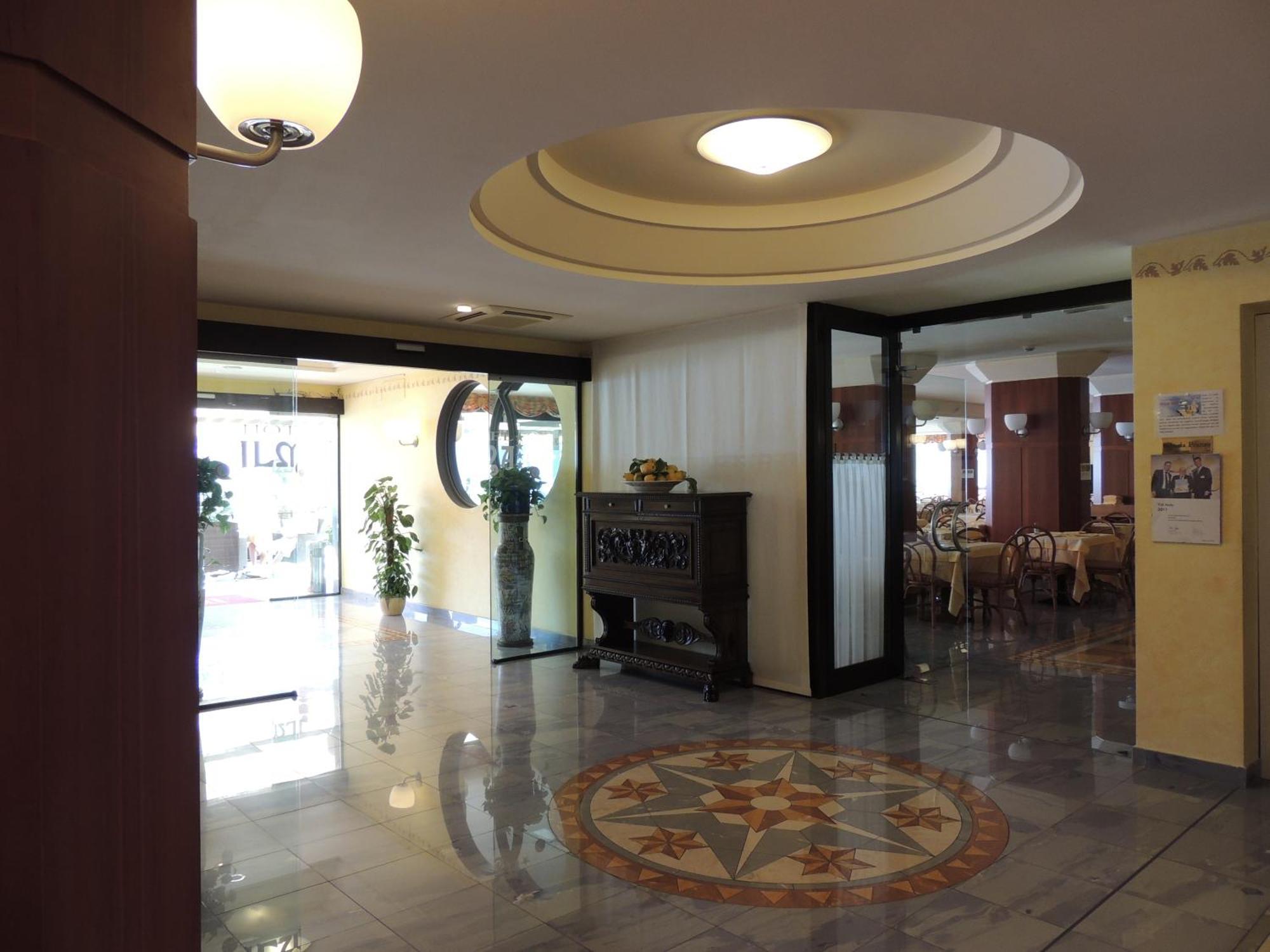 Hotel Ilma Lake Garda Resort リモーネ・スル・ガルダ エクステリア 写真