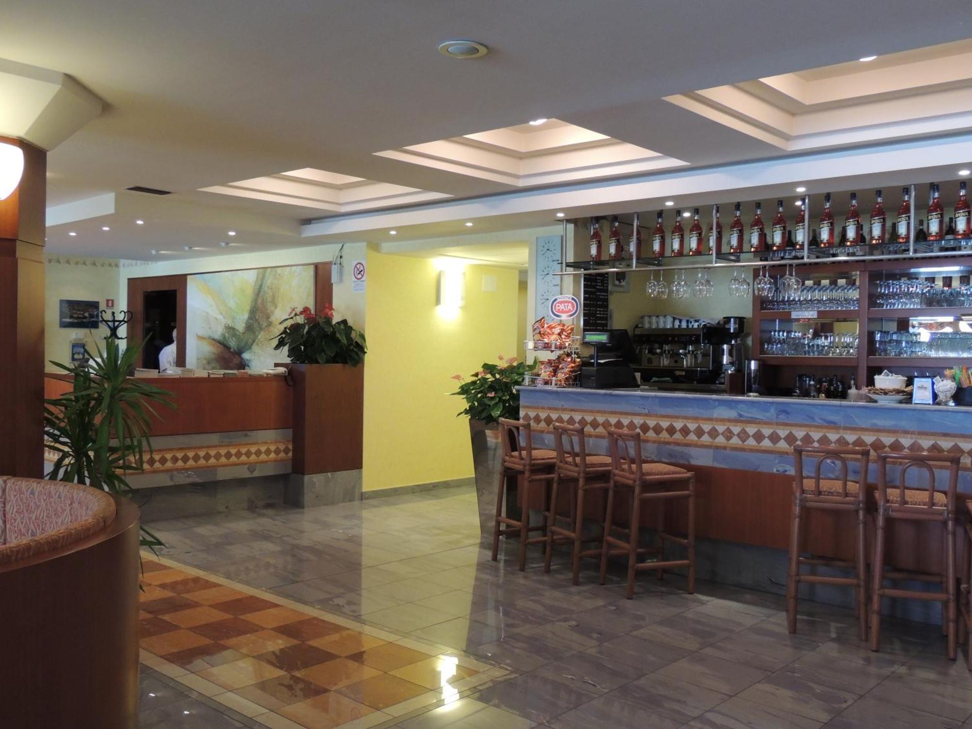 Hotel Ilma Lake Garda Resort リモーネ・スル・ガルダ エクステリア 写真