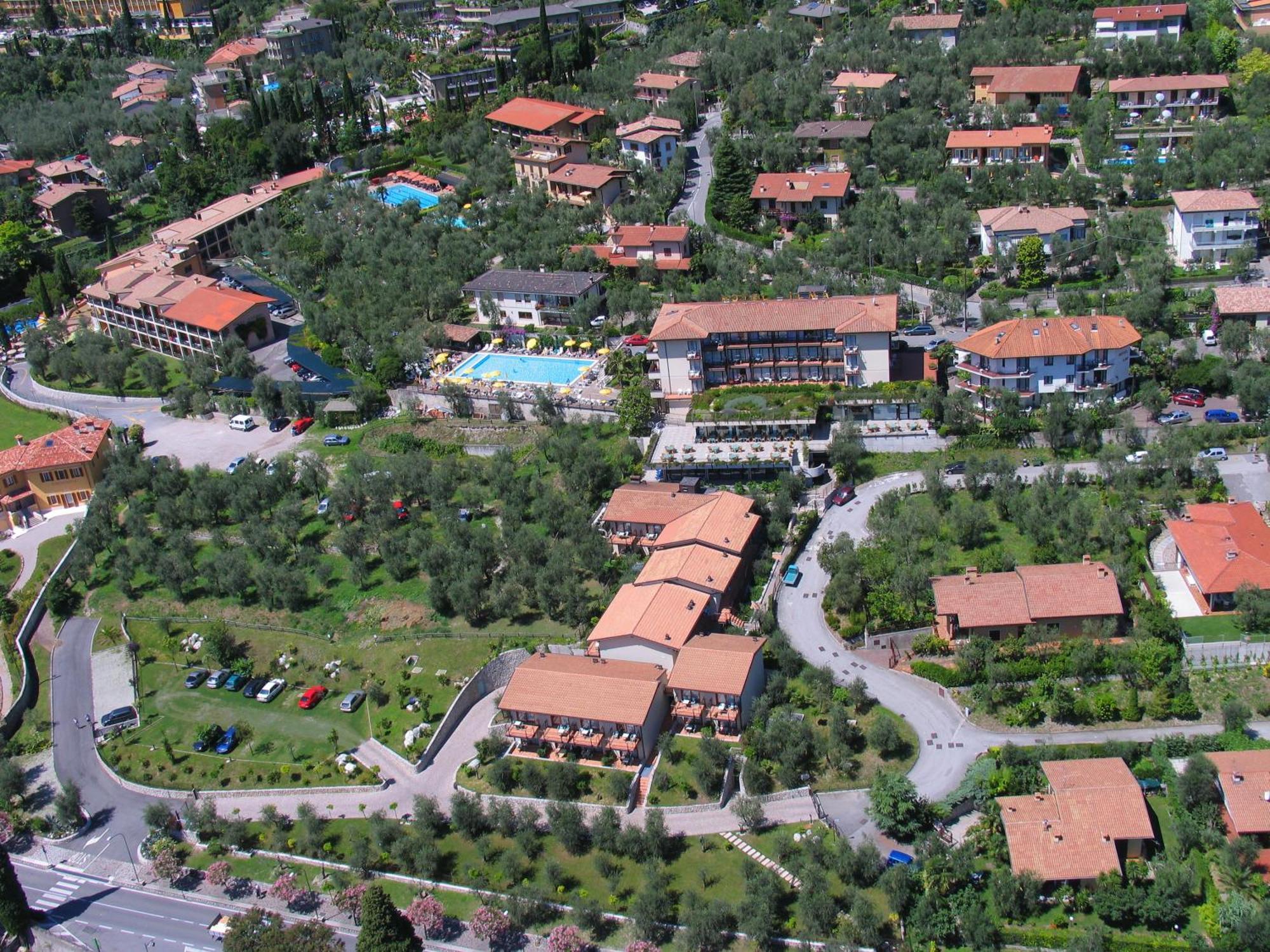 Hotel Ilma Lake Garda Resort リモーネ・スル・ガルダ エクステリア 写真