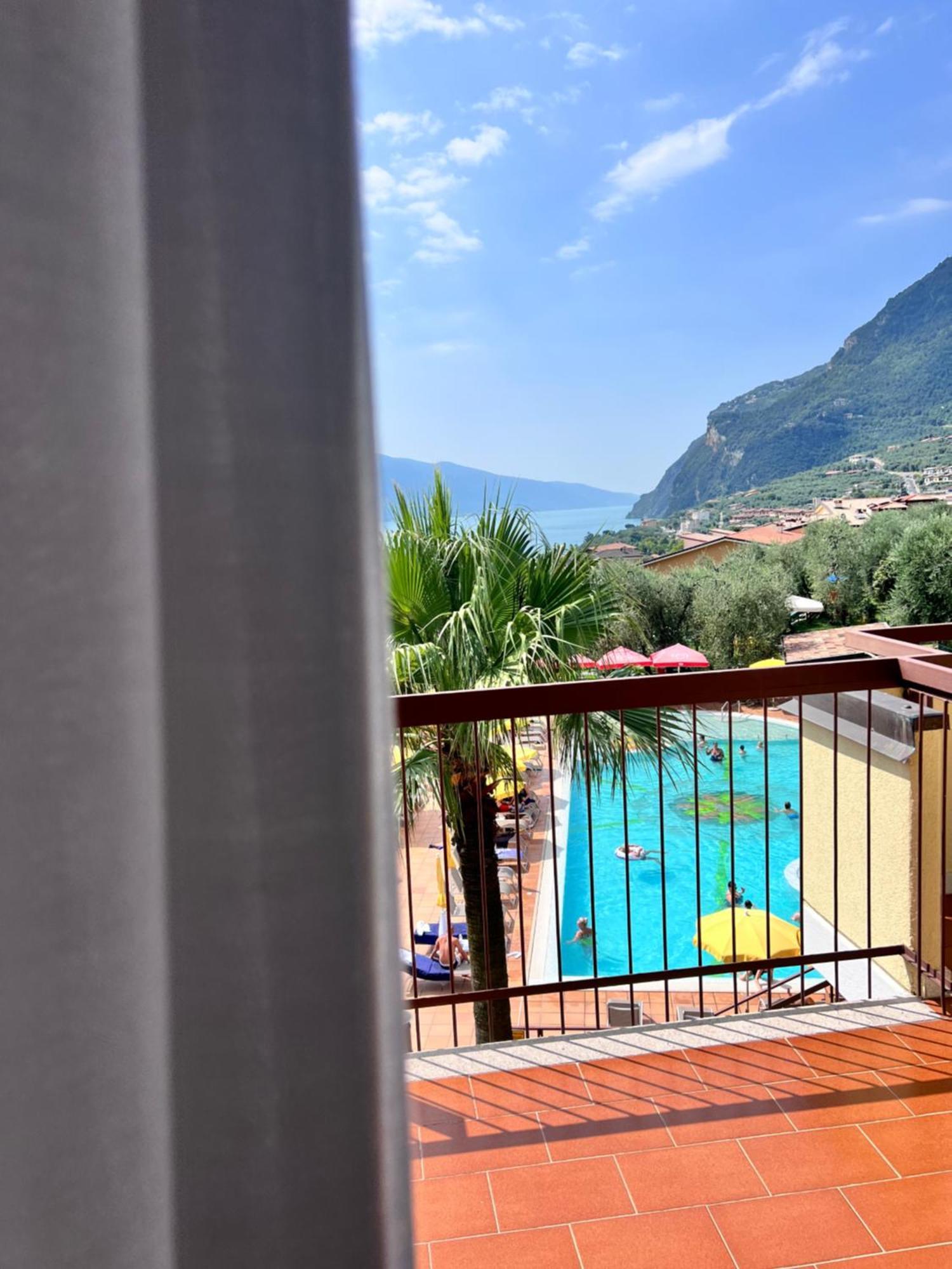 Hotel Ilma Lake Garda Resort リモーネ・スル・ガルダ エクステリア 写真