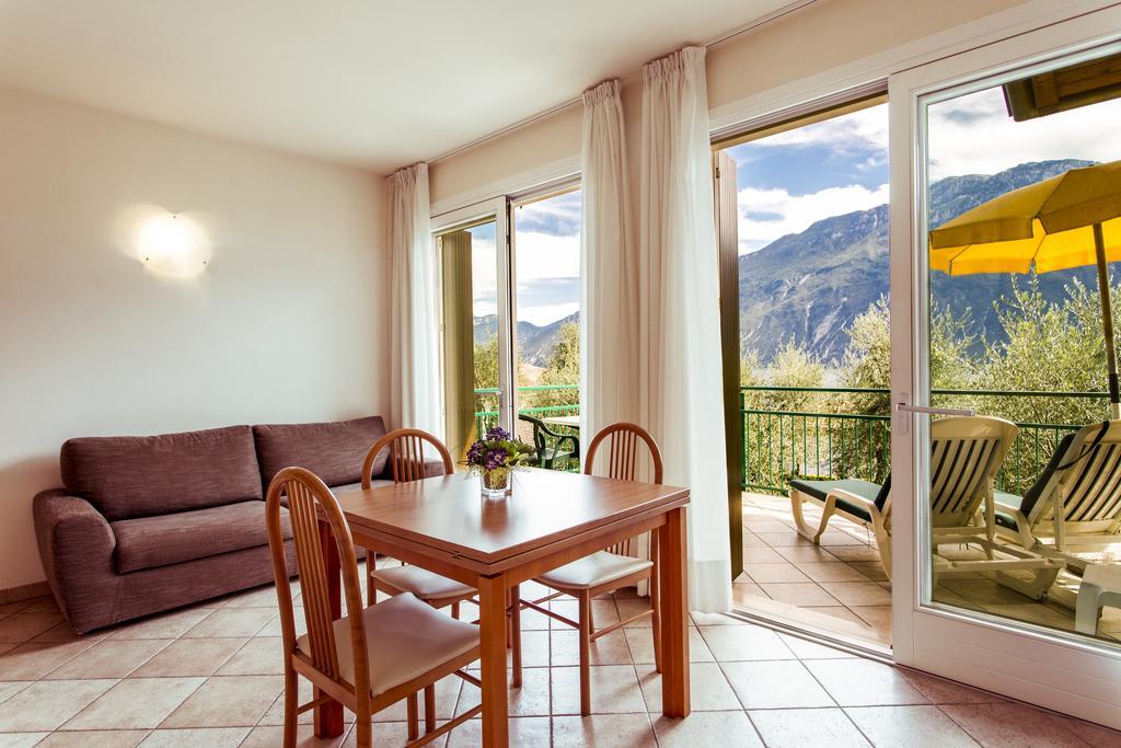 Hotel Ilma Lake Garda Resort リモーネ・スル・ガルダ エクステリア 写真